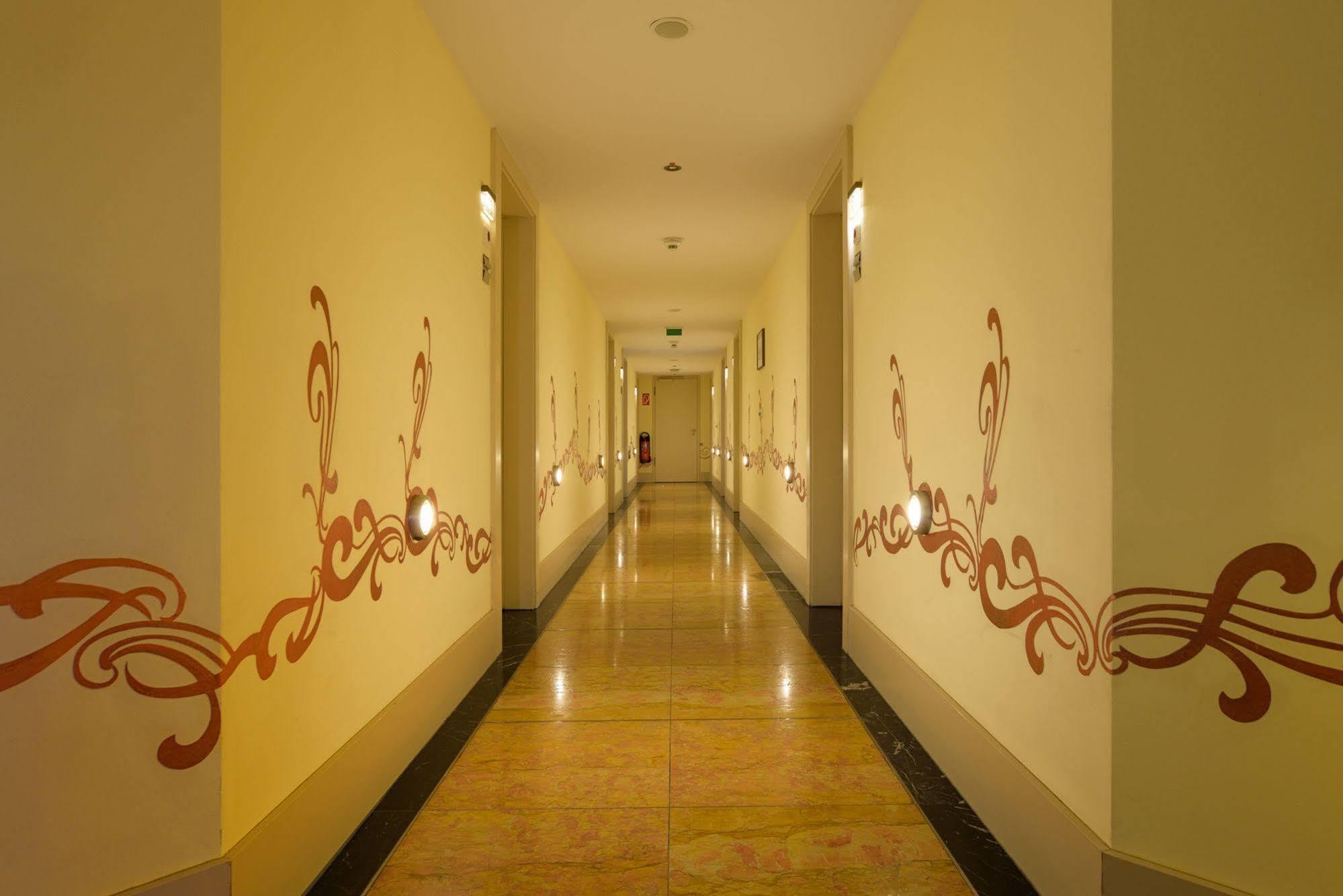 Ambiance Rivoli 4*